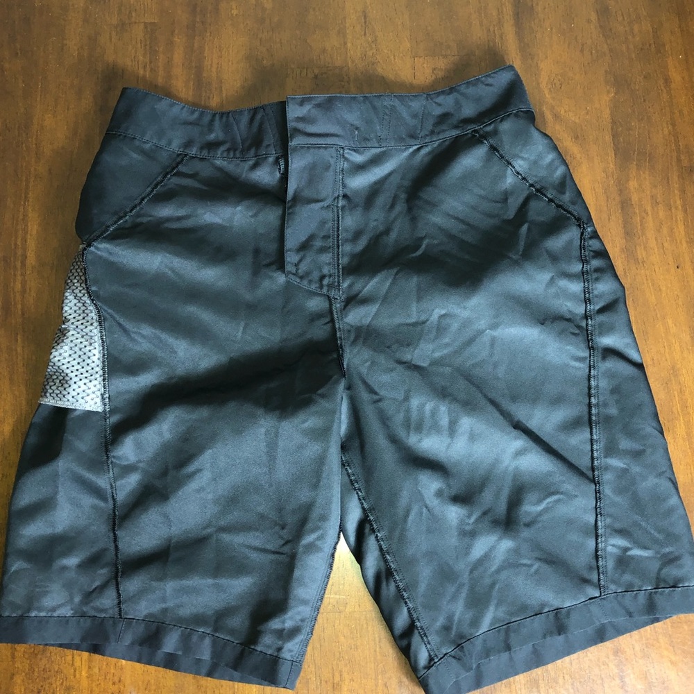 Under Armour Heat Gear Swim Trunks Men’s Size 30 - Picture 4 of 6